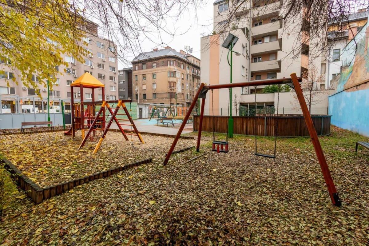 Cute With Ac Budapešť